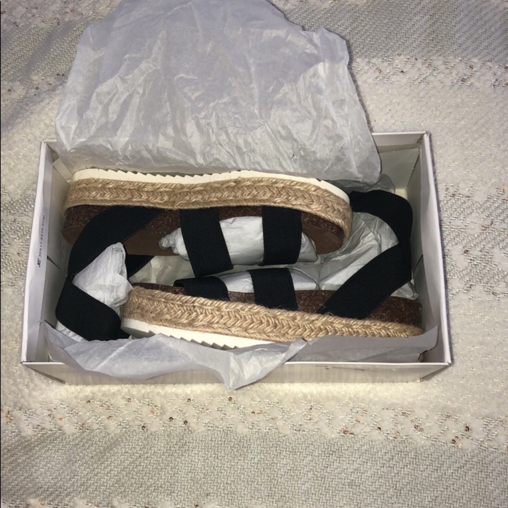STEVE MADDEN SANDALS